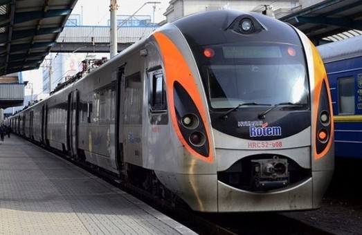 На Самбірщині встановили додаткову зупинку для поїзда Київ-Чоп